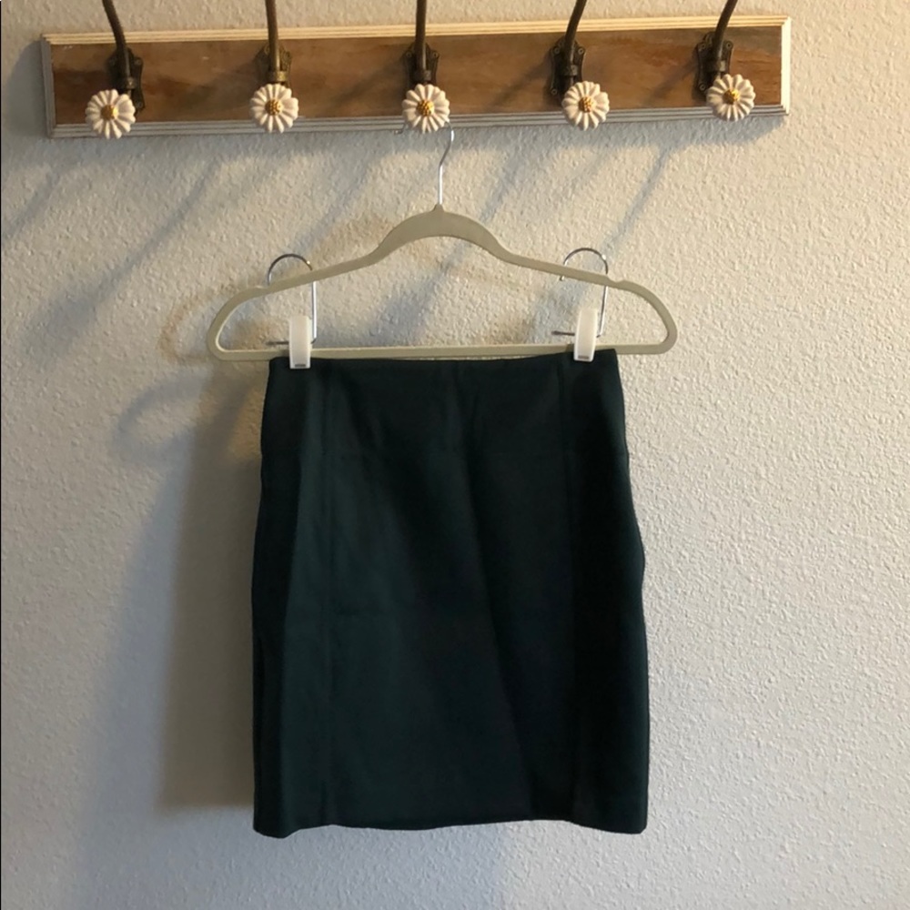 Lululemon &go City Fairer skirt